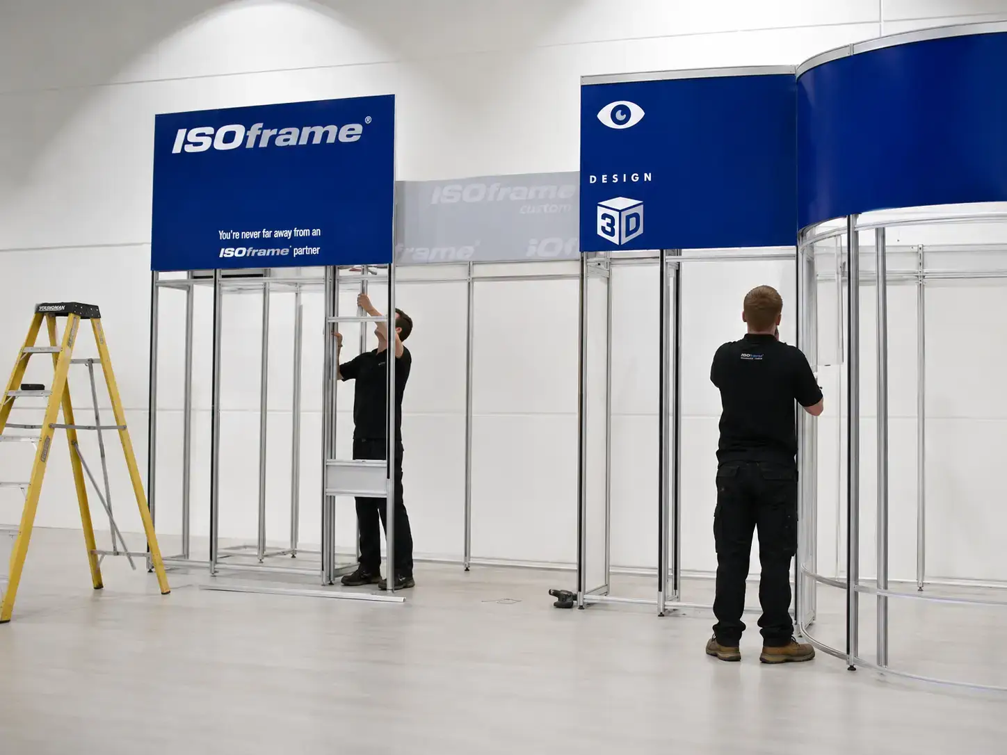 On-site installation of an ISOframe exhibition stand